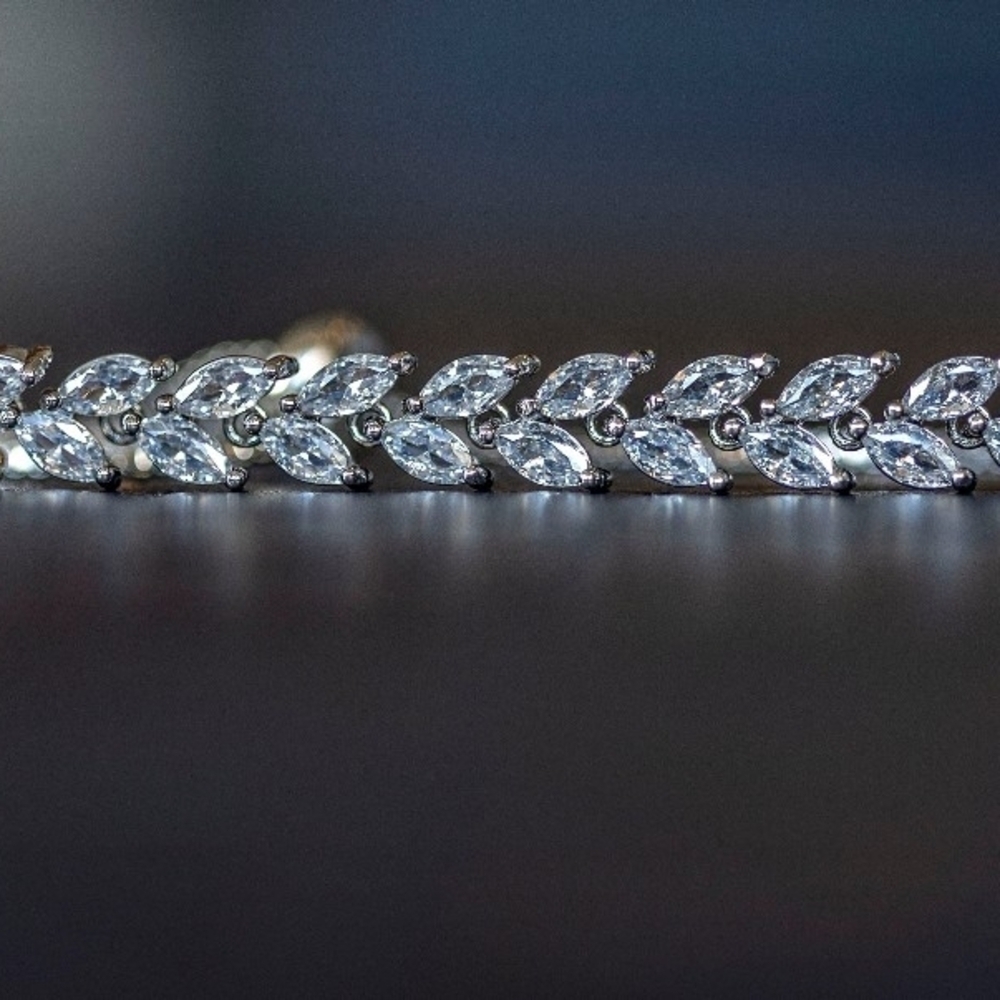 Elegant Silver Leaf Bracelet